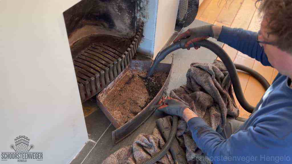 Prijs schoorsteenvegen Hengelo schouw reinigen Prijs schoorsteenvegen Hengelo schouw reinigen