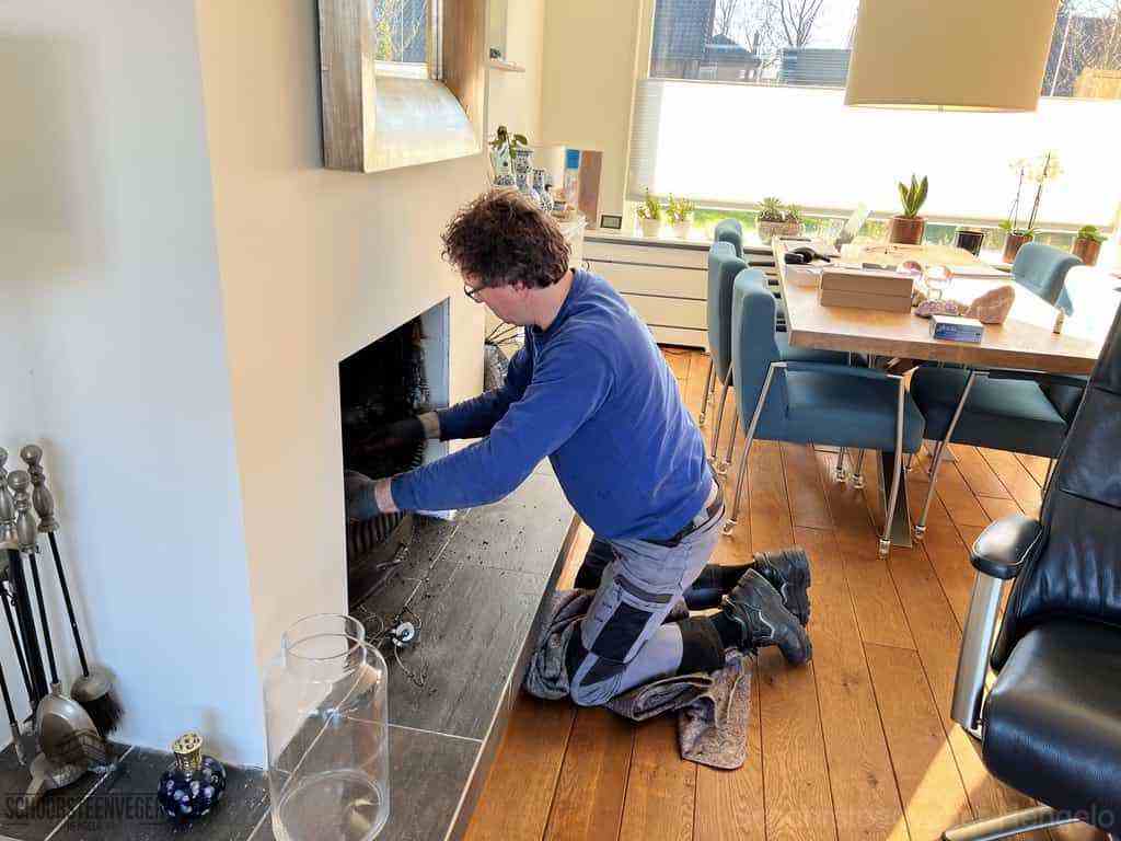 Schouwveger Hengelo kleed schoorsteenreiniger Schouwveger Hengelo kleed schoorsteenreiniger